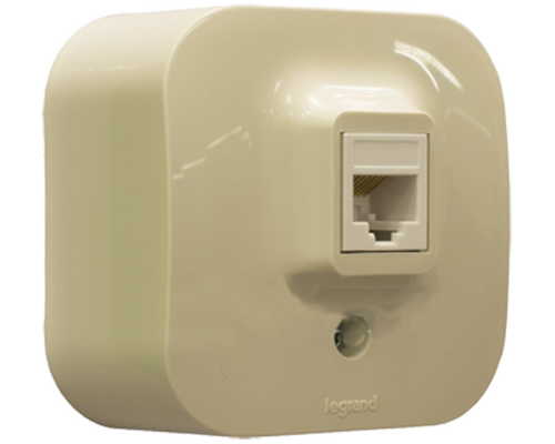 Розетка 1хRJ-45 5E UTP (сл.кость) Quteo