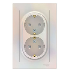 Розетка двойная с заземлением со шторками с рамкой Schneider Electric AtlasDesign ATN000426 Жемчуг -