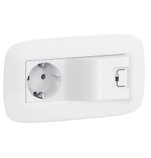 Valena In'Matic - Розетка комбинированная 2Р+Е/USB 1000мА, с лицевой панелью LIFE/ALLURE, белая